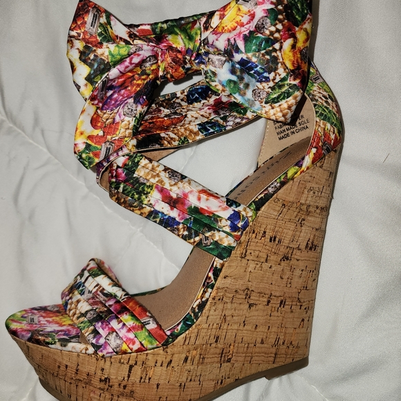 Size 6.5 ZigiSoho High Heel Sandals - Picture 3 of 10